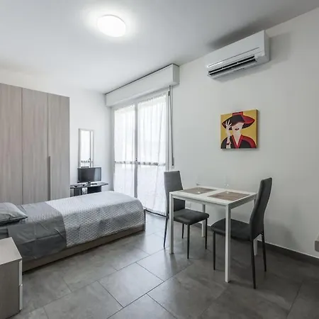 Minimal Design Apartment *