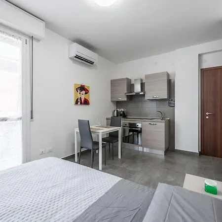 Apartment Minimal Design Modena